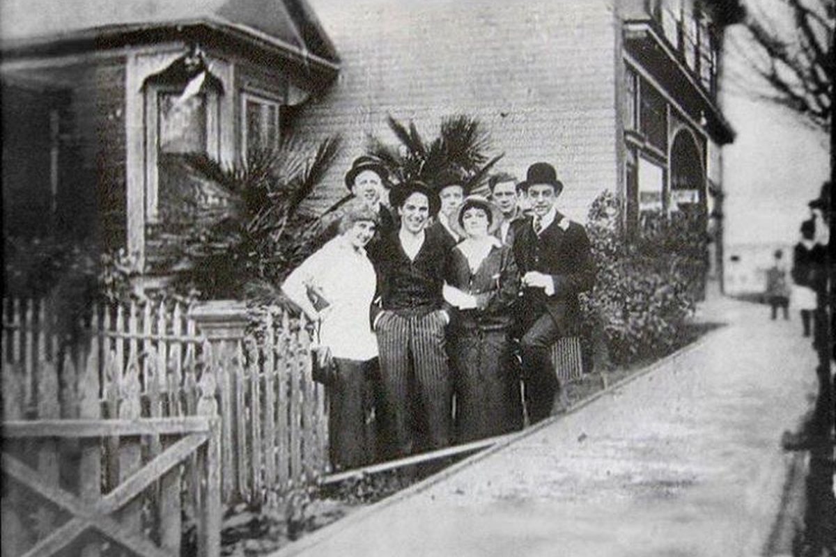 Charlie Chaplin in Niles: Films and Footsteps